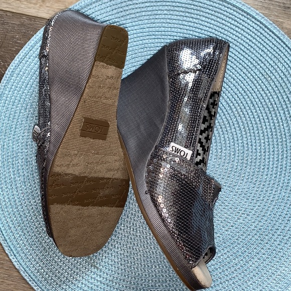 Toms Silver Sequins Wedges - Picture 5 of 6